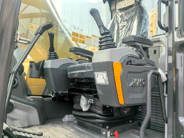 徐工XE200GH履带式挖掘机