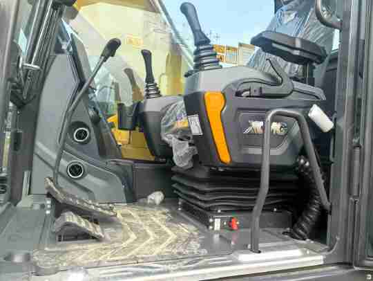 徐工XE200GA履带式挖掘机