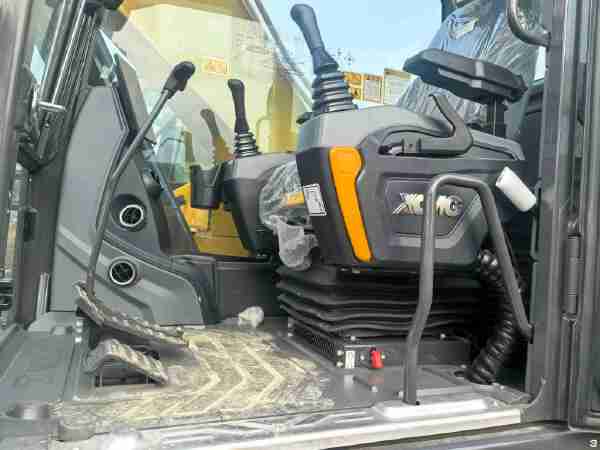 徐工XE200GA履带式挖掘机