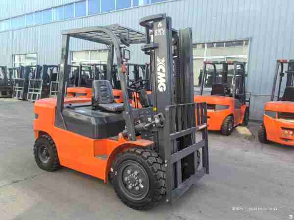 徐工XCB-D35内燃平衡重叉车3.5吨柴油叉车