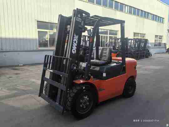 徐工XCB-D35内燃平衡重叉车3.5吨柴油叉车