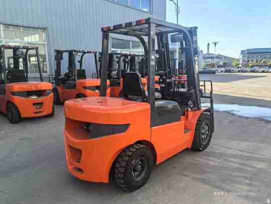 徐工XCB-D35内燃平衡重叉车3.5吨柴油叉车