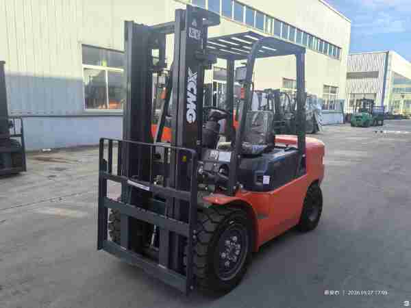 徐工XCB-D35内燃平衡重叉车3.5吨柴油叉车