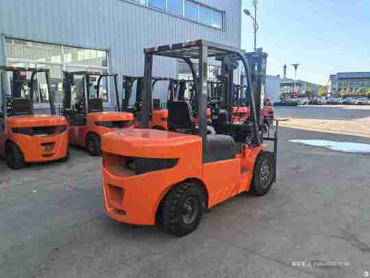 徐工XCB-D35内燃平衡重叉车3.5吨柴油叉车