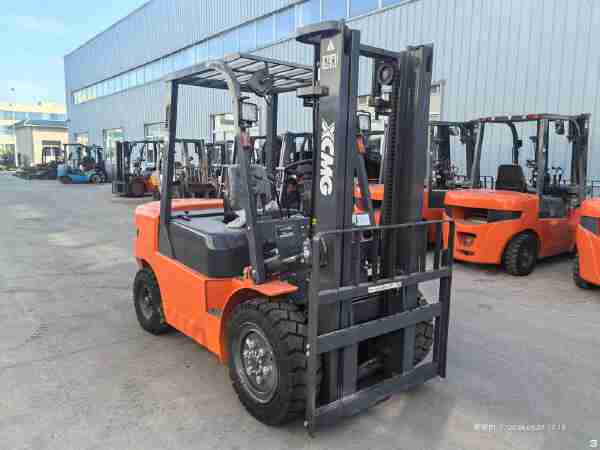 徐工XCB-D35内燃平衡重叉车3.5吨柴油叉车