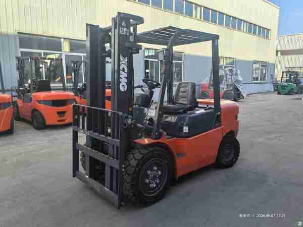 徐工XCB-D35内燃平衡重叉车3.5吨柴油叉车