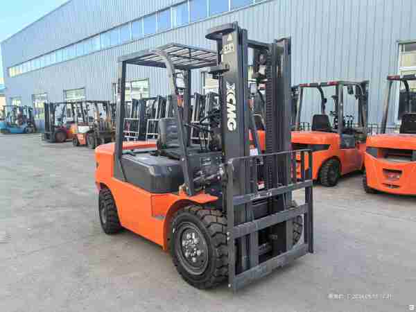 徐工XCB-D35内燃平衡重叉车3.5吨柴油叉车
