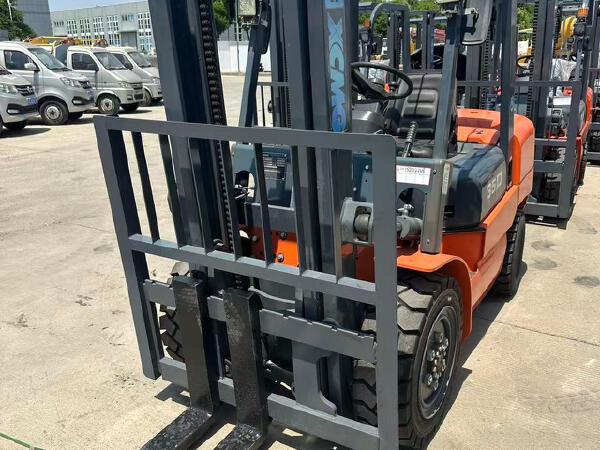 徐工XCB-D35内燃平衡重叉车3.5吨柴油叉车