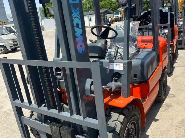 徐工XCB-D35内燃平衡重叉车3.5吨柴油叉车