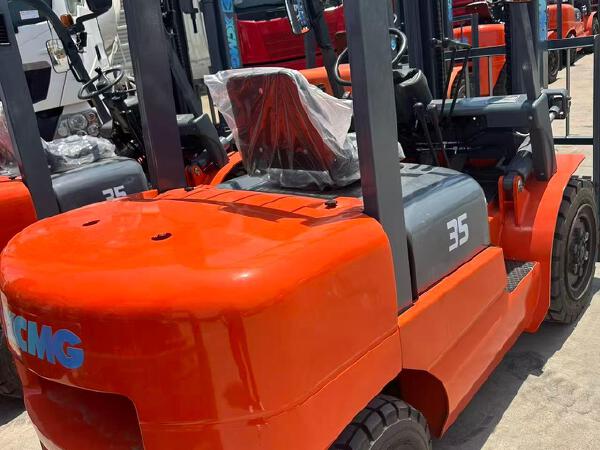 徐工XCB-D35内燃平衡重叉车3.5吨柴油叉车