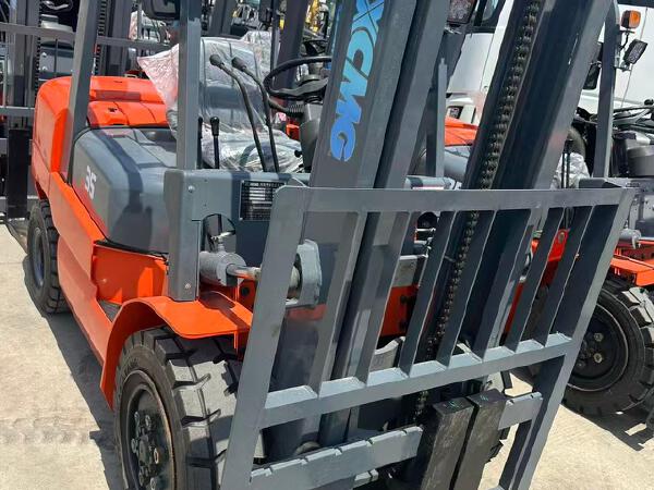 徐工XCB-D35内燃平衡重叉车3.5吨柴油叉车