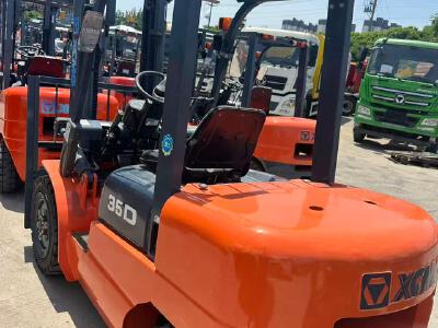 徐工XCB-D35内燃平衡重叉车3.5吨柴油叉车
