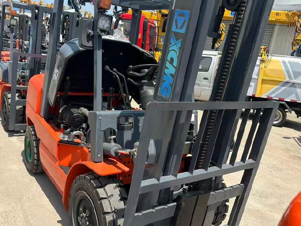 徐工XCB-D35内燃平衡重叉车3.5吨柴油叉车