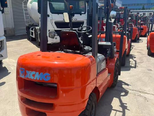 徐工XCB-D35内燃平衡重叉车3.5吨柴油叉车
