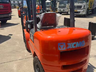 徐工XCB-D35内燃平衡重叉车3.5吨柴油叉车