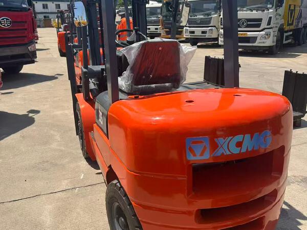 徐工XCB-D35内燃平衡重叉车3.5吨柴油叉车