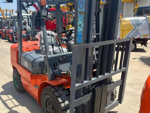 徐工XCB-D35内燃平衡重叉车3.5吨柴油叉车