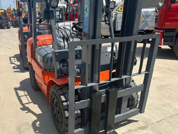 徐工XCB-D35内燃平衡重叉车3.5吨柴油叉车