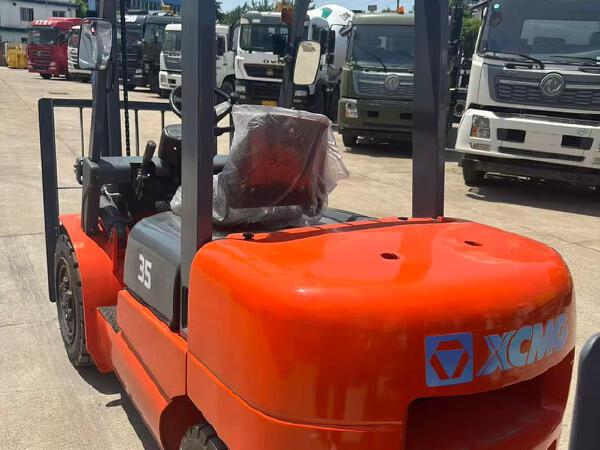 徐工XCB-D35内燃平衡重叉车3.5吨柴油叉车