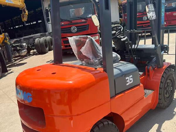 徐工XCB-D35内燃平衡重叉车3.5吨柴油叉车