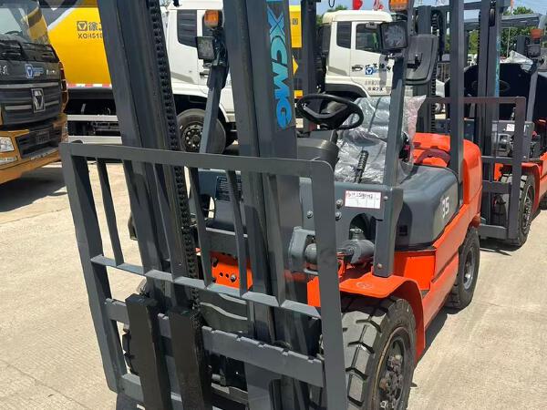 徐工XCB-D35内燃平衡重叉车3.5吨柴油叉车