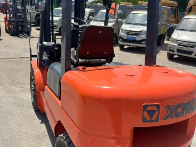 徐工XCB-D35内燃平衡重叉车3.5吨柴油叉车