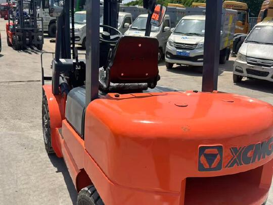 徐工XCB-D35内燃平衡重叉车3.5吨柴油叉车
