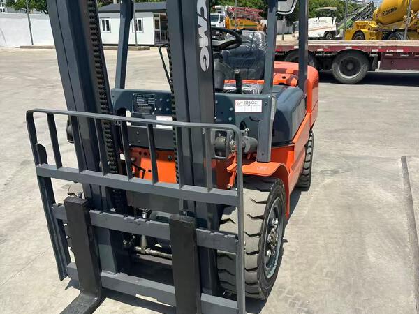 徐工XCB-D35内燃平衡重叉车3.5吨柴油叉车