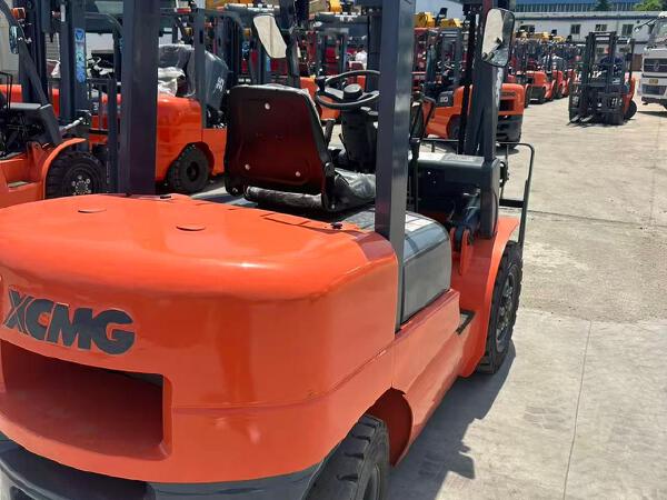 徐工XCB-D35内燃平衡重叉车3.5吨柴油叉车
