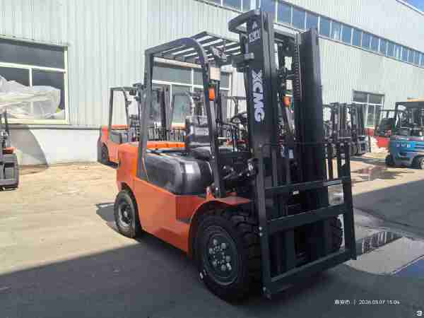 徐工XCB-D35内燃平衡重叉车3.5吨柴油叉车