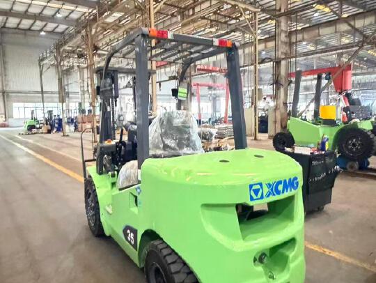 徐工XVB35Z-L3电动平衡重叉车