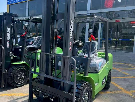 徐工XVB35Z-L3电动平衡重叉车