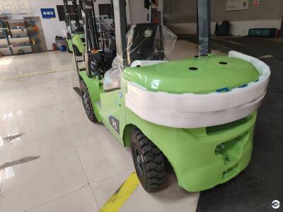 徐工XVB35Z-L3电动平衡重叉车