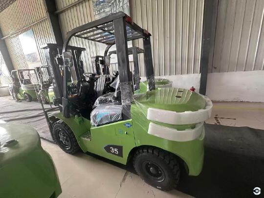 徐工XVB35Z-L3电动平衡重叉车