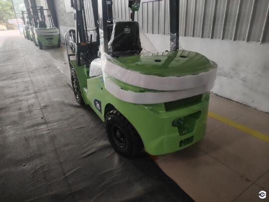 徐工XVB35Z-L3电动平衡重叉车