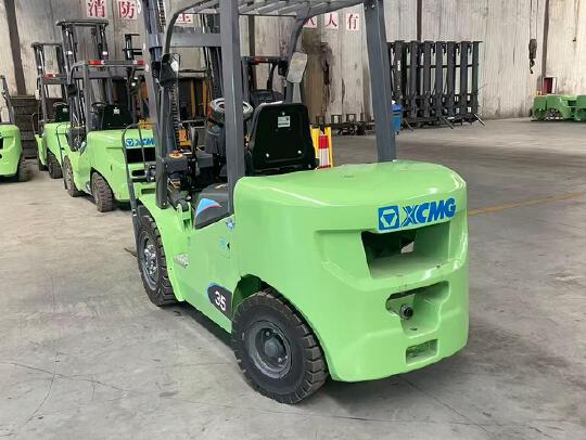 徐工XVB35Z-L3电动平衡重叉车