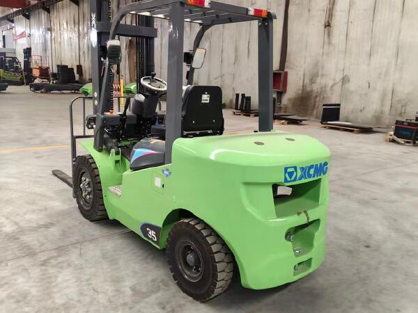 徐工XVB35Z-L3电动平衡重叉车