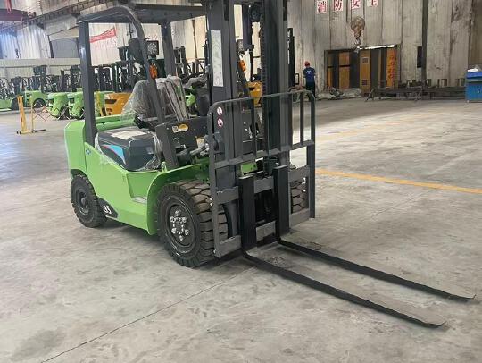 徐工XVB35Z-L3电动平衡重叉车