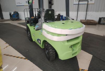 徐工XVB35Z-L3电动平衡重叉车