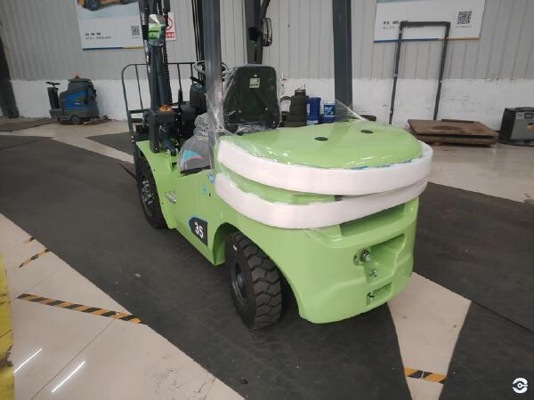 徐工XVB35Z-L3电动平衡重叉车