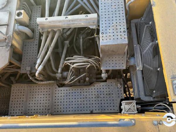徐工XE900D履带式挖掘机