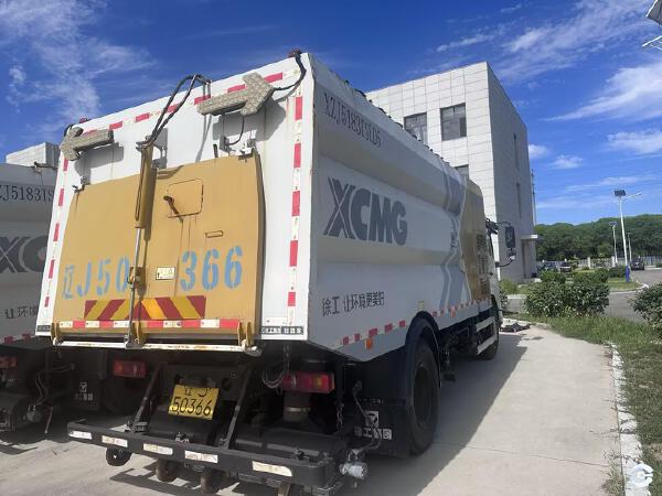 徐工XZJ5183TSLD5扫路车