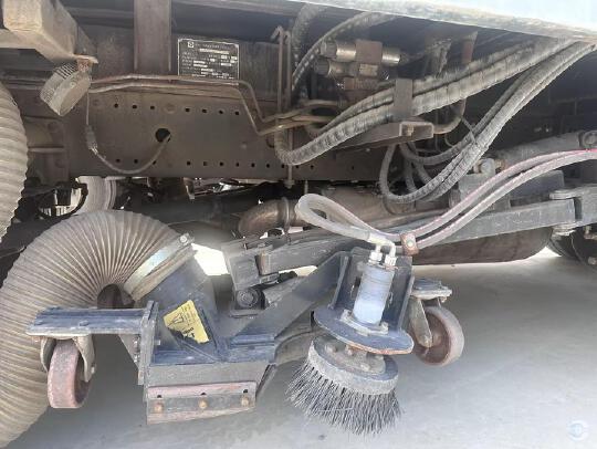 徐工XZJ5183TSLD5扫路车