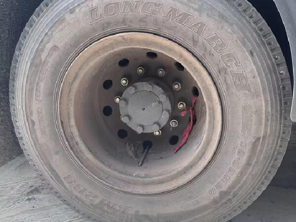 徐工XZJ5183TSLD5扫路车