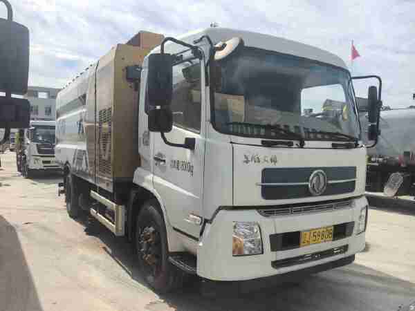 徐工XZJ5183TSLD5扫路车