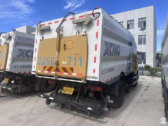 徐工XZJ5183TSLD5扫路车