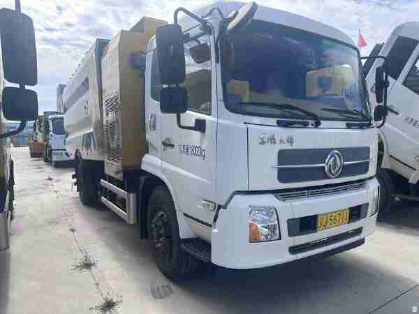 徐工XZJ5183TSLD5扫路车
