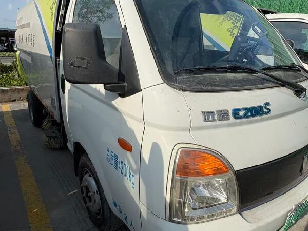 徐工XGH5040TSLYBEV扫路车
