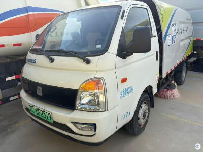 徐工XGH5040TSLYBEV扫路车