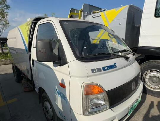 徐工XGH5040TSLYBEV扫路车